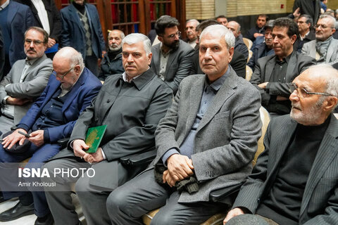 حضور جمعی از سیاسیون در مراسم یادبود درگذشت مادر محمد شریعتمداری