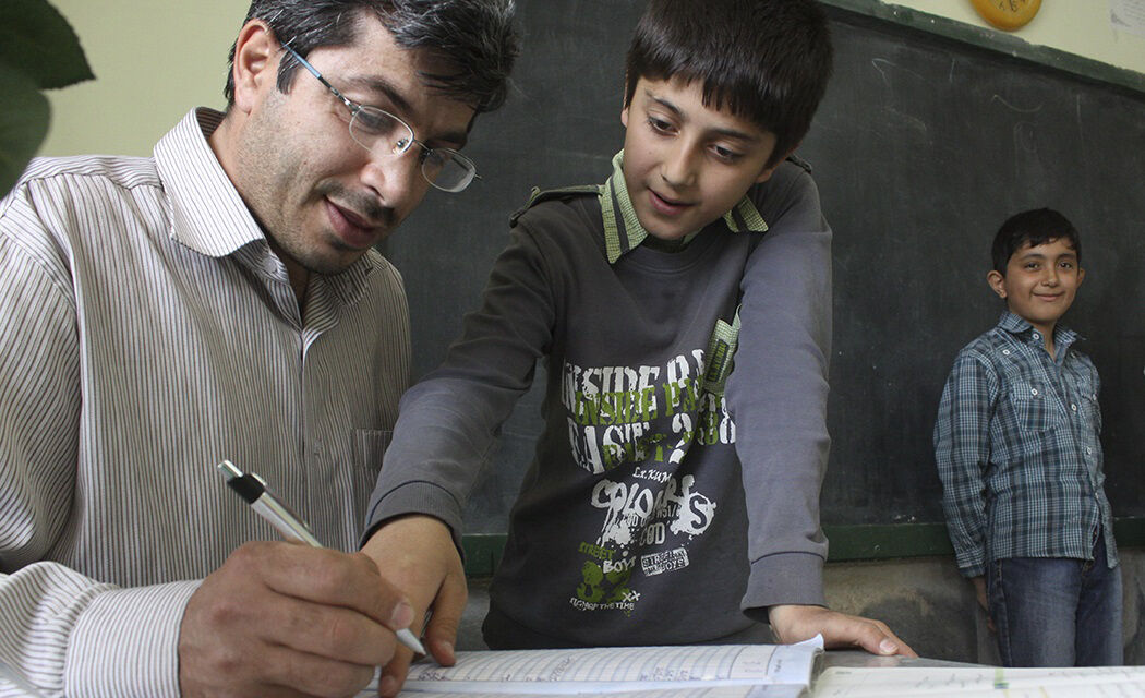 معلم یا کارگر فصلی؟