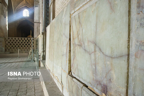 تصاویری از پدیده فرونشست در مسجد جامع اصفهان