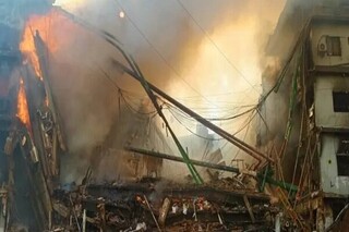 افزایش قربانیان آتش سوزی مرکز تجاری کراچی به ۶۷ نفر