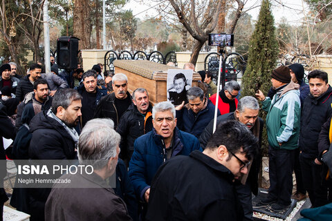 مراسم تشییع پیکر «رضا رویگری»