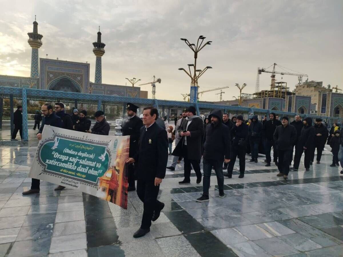 جمعی از زائران آذری زبان به حرم مطهر رضوی مشرف شدند