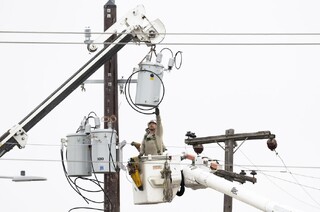 برق ۲۰۰ هزار خانه در آمریکا قطع شد