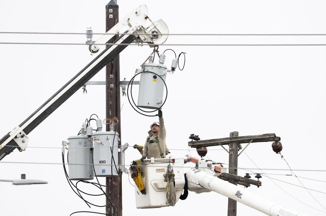 برق ۲۰۰ هزار خانه در آمریکا قطع شد