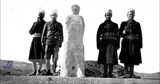 عکس | سارقی که از او مجسمه گچی ساختند!