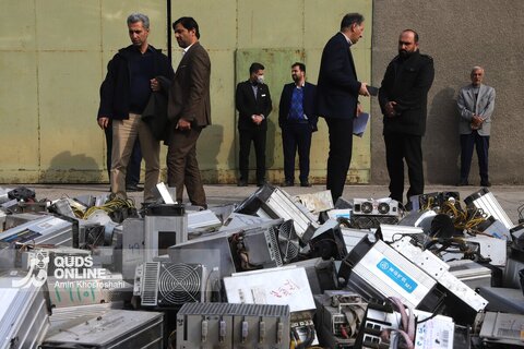 گزارش تصویری | امحای ماینرهای غیرمجاز در مشهد