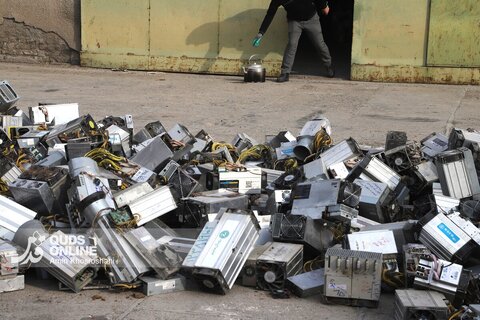 گزارش تصویری | امحای ماینرهای غیرمجاز در مشهد