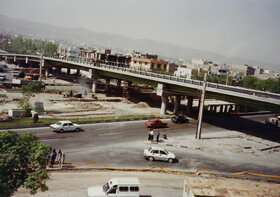 از آرشیو قدس | عکسی خاطره انگیز از مراحل ساخت پل دانشجو - مشهد