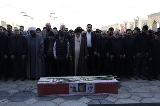 پیکر شهید مدافع امنیت بر دوش مردم ولایتمدار مشهد تشییع شد