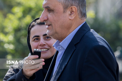 در حاشیه حاشیه جلسه هیات دولت - ۸ بهمن