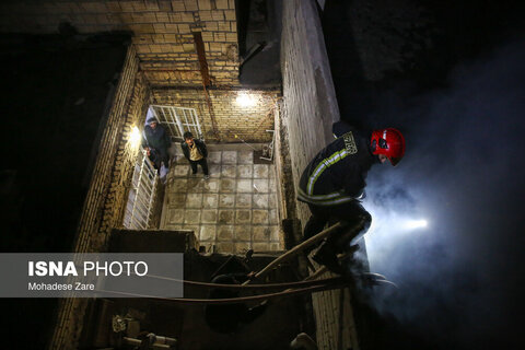 آتش‌سوزی انبار مبل - مشهد