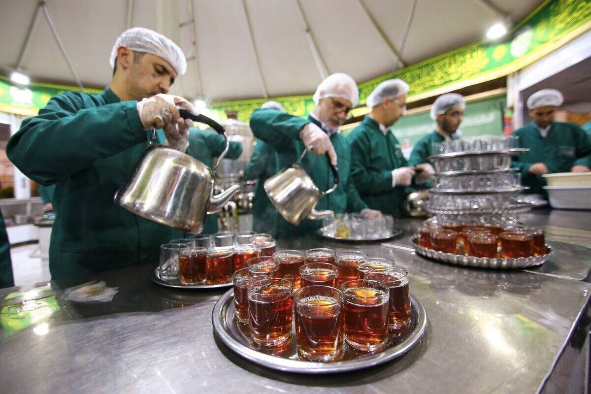 تجهیز امکانات چایخانه‌های حرم مطهر رضوی با مشارکت ناذران و خیران