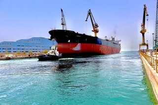 پهن‌پیکر ۱۱۰ هزار تنی نفت راهی دریا شد/ آغاز عملیات اجرایی سکوهای فاز ۱۱ پارس جنوبی