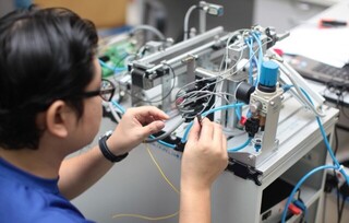 تمایل به مهارت‌آموزی در دبیرستان‌ها به سرعت در حال افزایش است