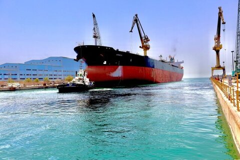 پهن‌پیکر ۱۱۰ هزار تنی نفت راهی دریا شد/ آغاز عملیات اجرایی سکوهای فاز ۱۱ پارس جنوبی