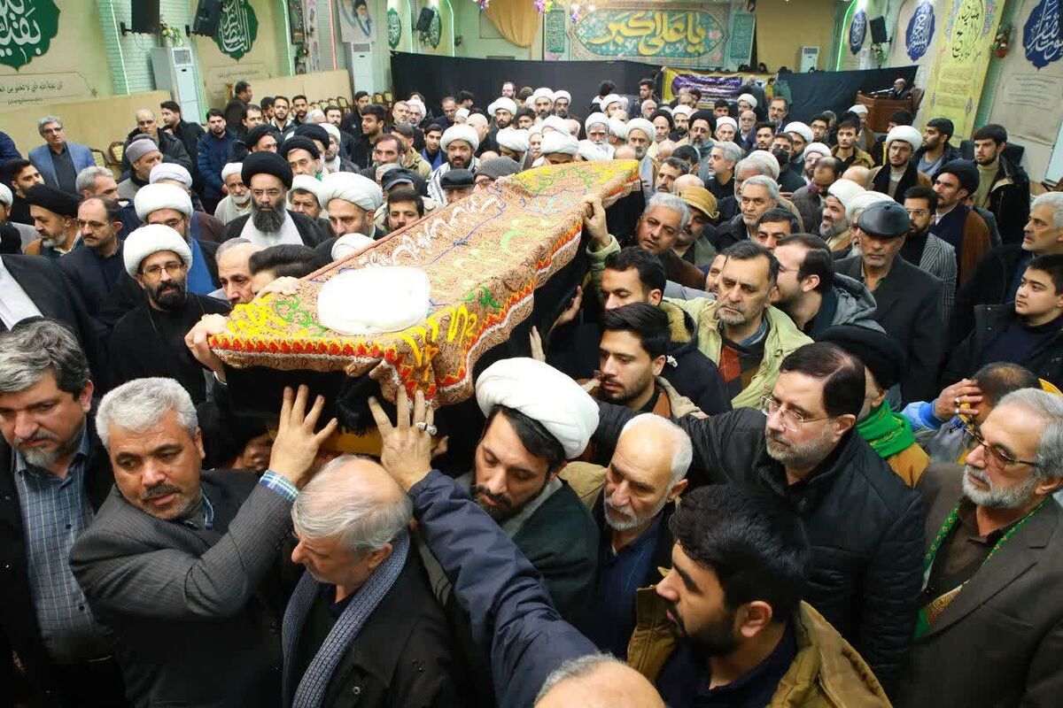 تشییع وتدفین پیکر آیت الله «عبدخدایی» در حرم مطهررضوی