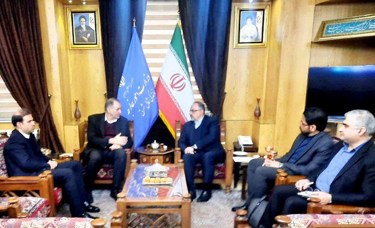 دیدار رئیس اتحادیه صادرکنندگان خراسان رضوی با ریاست نمایندگی وزارت امور خارجه در شمال  شرق کشور