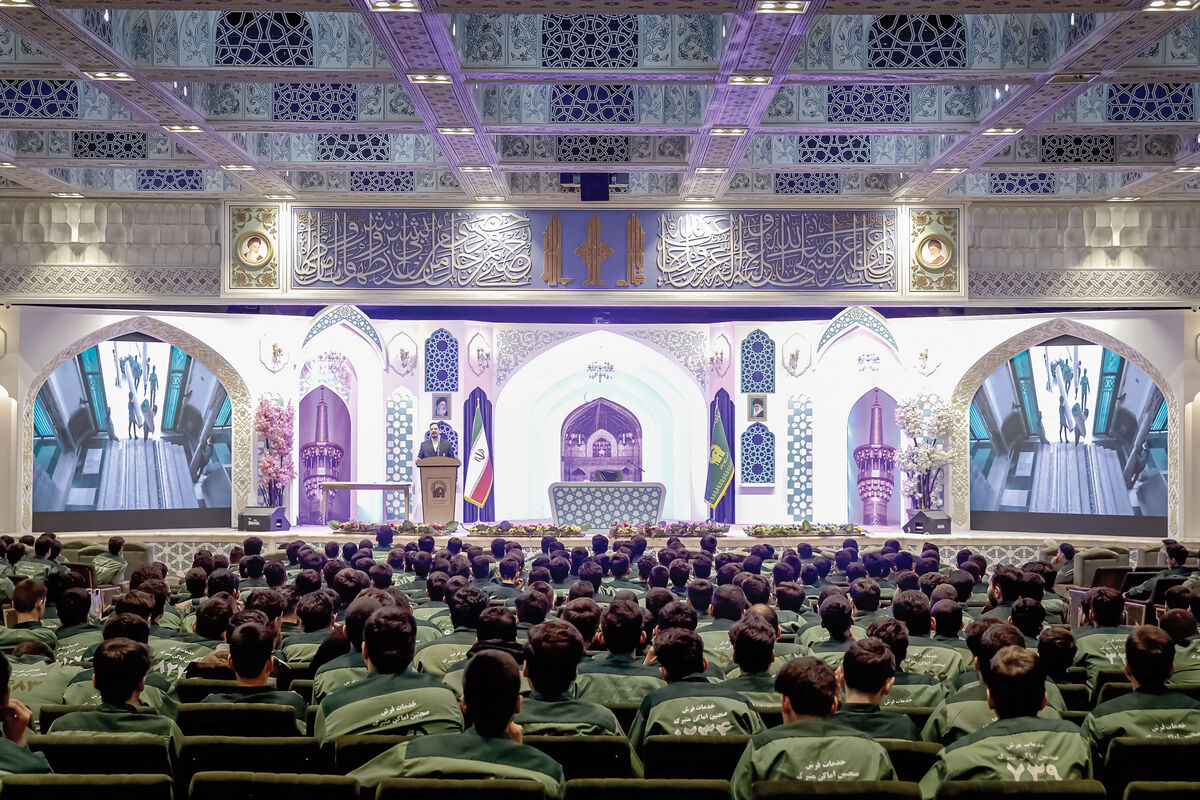 ما غلامان حضرتش هستیم