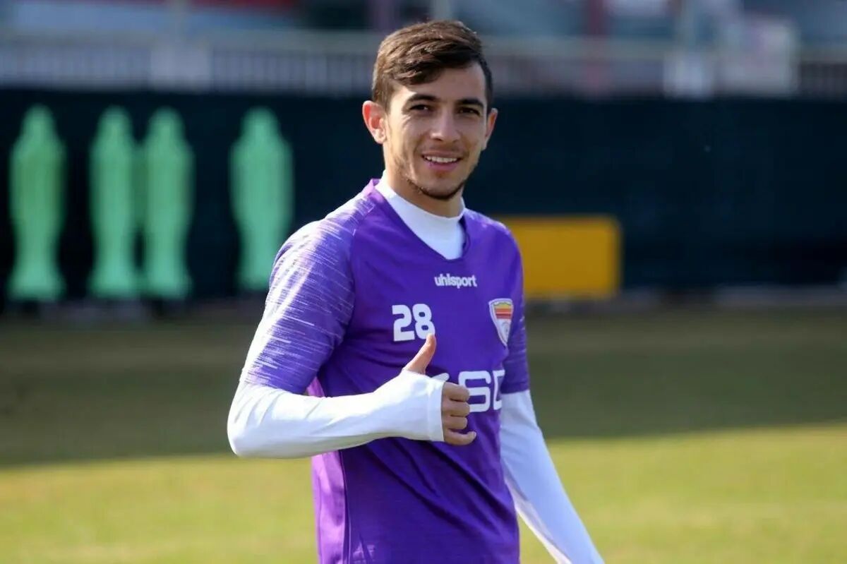 خاطرات را مرور کردم و گریستم! / فولاد به جایگاه واقعی‌اش برمی‌گردد /  بازی با خیبر آسان نخواهد بود