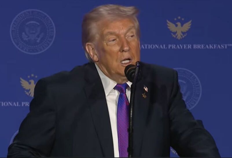 ترامپ: ایران در حال مذاکره است