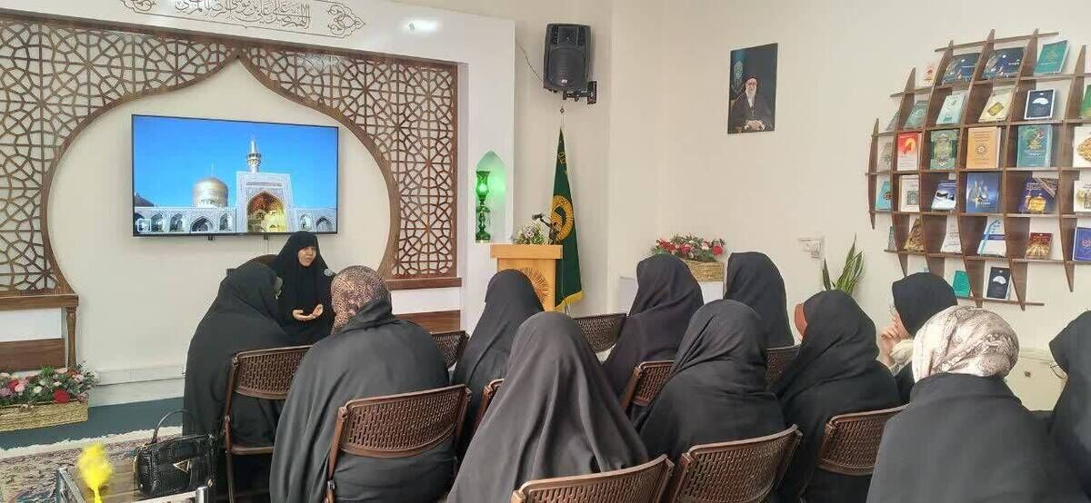 برگزاری جشن میلاد امام زمان (عج) با حضور جمعی از دانشجویان کشور ترکیه در حرم رضوی