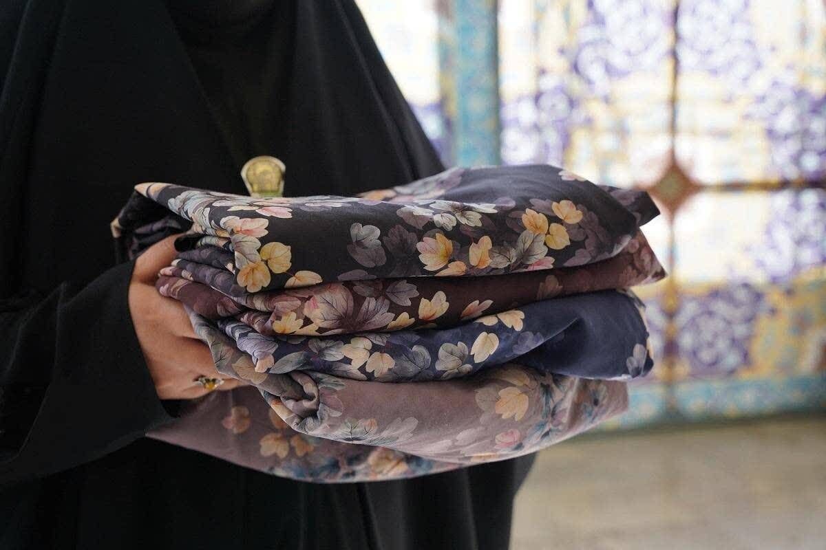 فعالیت شبانه‌روزی ۹ دفتر امانت چادر در مبادی ورودی بارگاه ملکوتی امام رضا (ع)