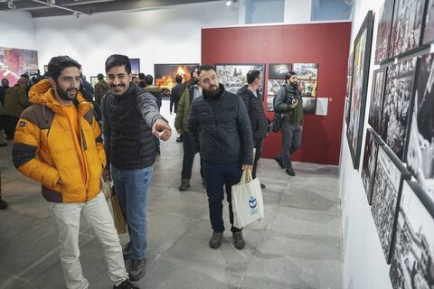 «زندگی در جنگ» برگزیدگان خود را شناخت/ افتتاح نمایشگاه در حوزه هنری