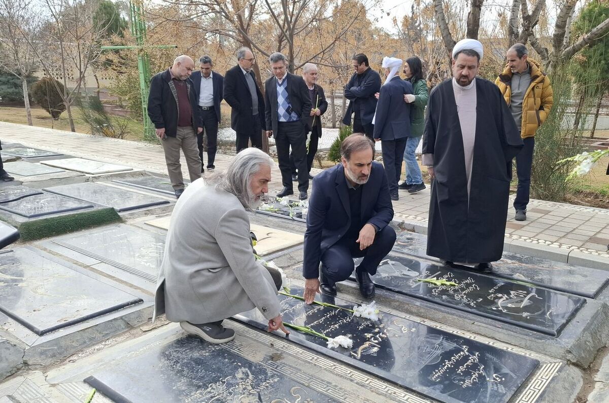جشنواره چهل‌ویکم موسیقی فجر با ادای احترام به هنرمندان فقید آغاز شد