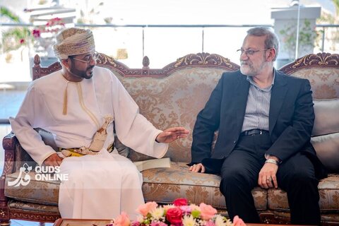 عکس | تصویری مهم از یک نامه در دیدار علی لاریجانی با وزیر امور خارجه عمان