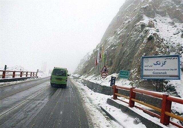 برف و باران در محورهای ۵ استان‌/ تردد روان در محورهای شمالی