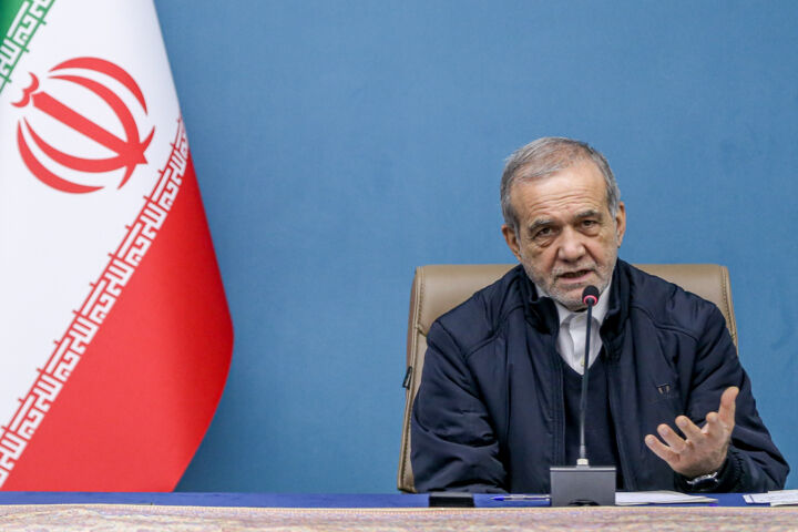 پزشکیان: مقصر مشکلات کشور ما مدیران هستیم/ حل مشکلات معیشتی مردم اولویت اصلی