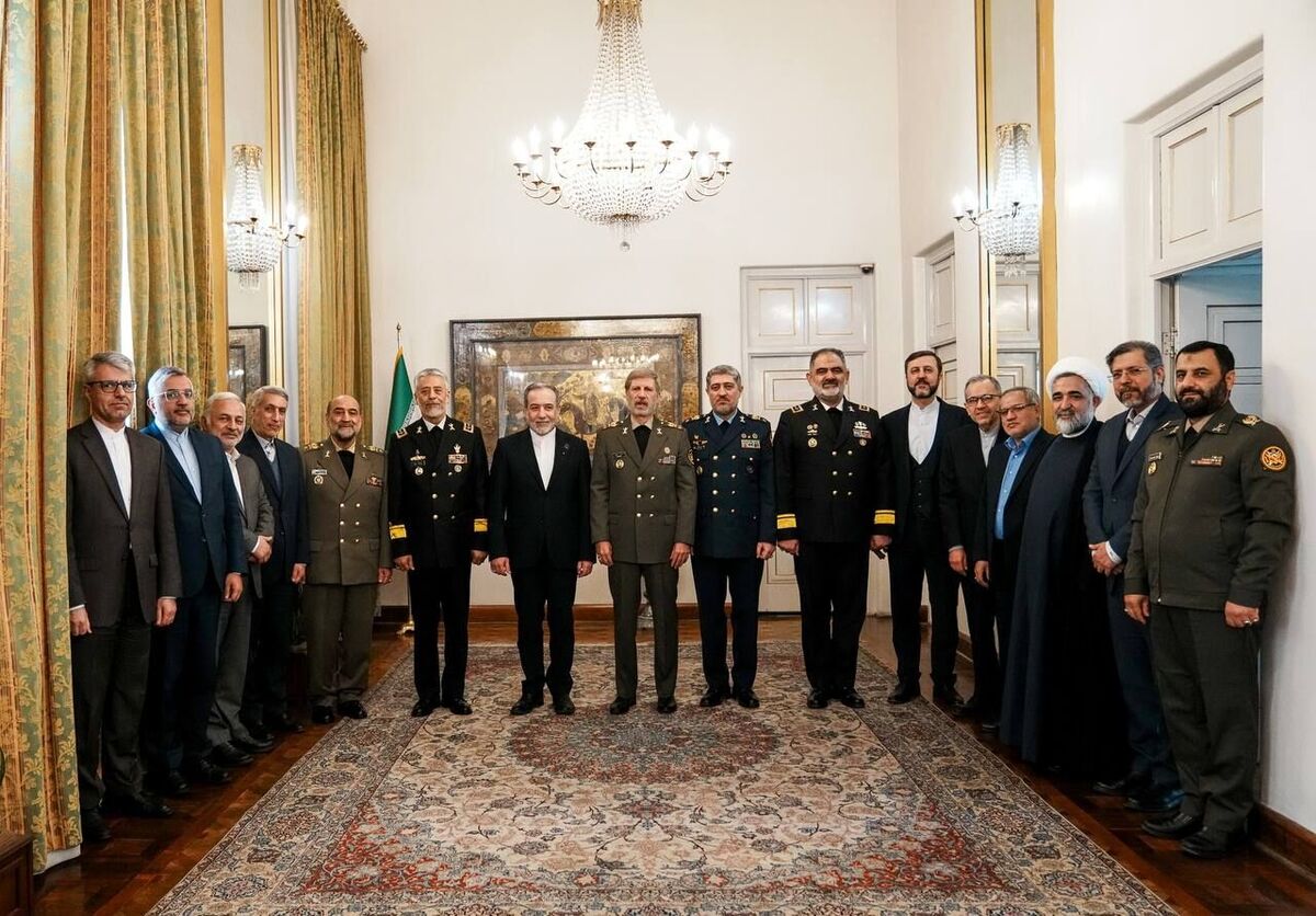 دیدار فرماندهان ارشد ارتش با وزیر امورخارجه / آمادگی کامل آجا در دفاع از کشور