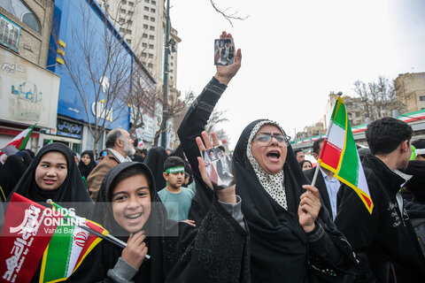 راهپیمایی  مردم مشهد در ۲۲ بهمن ماه