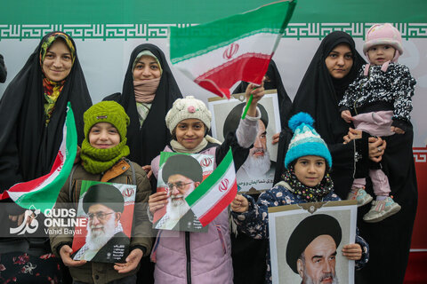 راهپیمایی  مردم مشهد در ۲۲ بهمن ماه