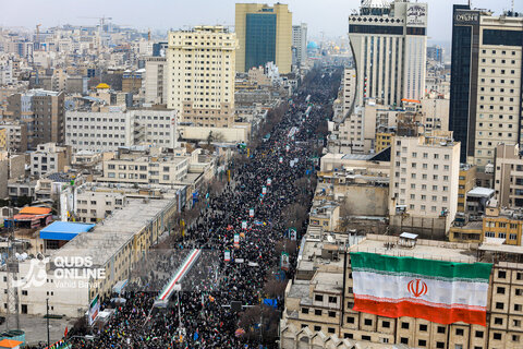 راهپیمایی  مردم مشهد در ۲۲ بهمن ماه