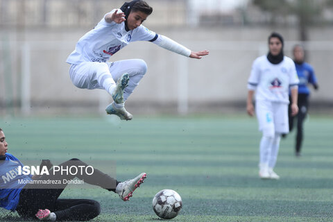 هفته هجدهم لیگ برتر فوتبال بانوان؛ فرا ایساتیس کران - گل گهر