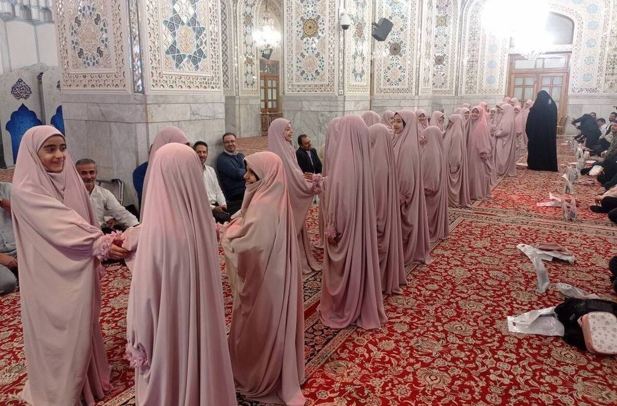 جشن تکلیف دختران مدرسه مرآت فاطمی در حرم مطهر رضوی برگزار شد