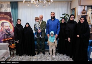 عکس | حضور قالیباف در منزل شهید فرج‌الله شوشتری