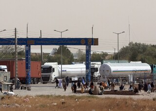 مسیر جدید ورود ناوگان حمل و نقل از افغانستان به منطقه آزاد دوغارون احداث شد
