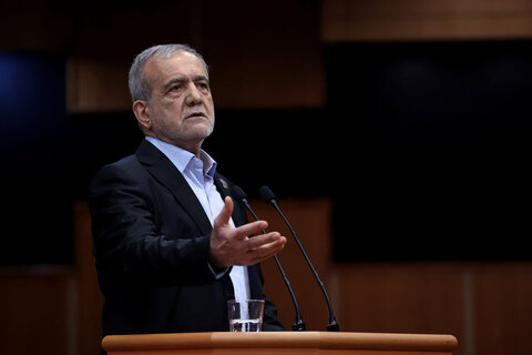 پزشکیان: مصمم به عملیاتی کردن پروژه‌های ارتباطی و شریان‌های حیاتی کشور هستیم