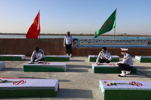 ورود پیکر مطهر ۸۵ شهید دوران دفاع مقدس از مرز آبی اروندرود به کشور