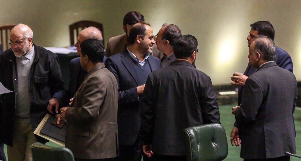 افزایش حقوق‌ برای سال آینده ۲۱ تا ۴۳درصد تعیین شد / حداقل حقوق ۱۸۷ میلیون ریال