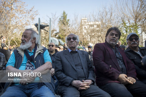 عکس | مراسم تشییع پیکر «عنایت بخشی»