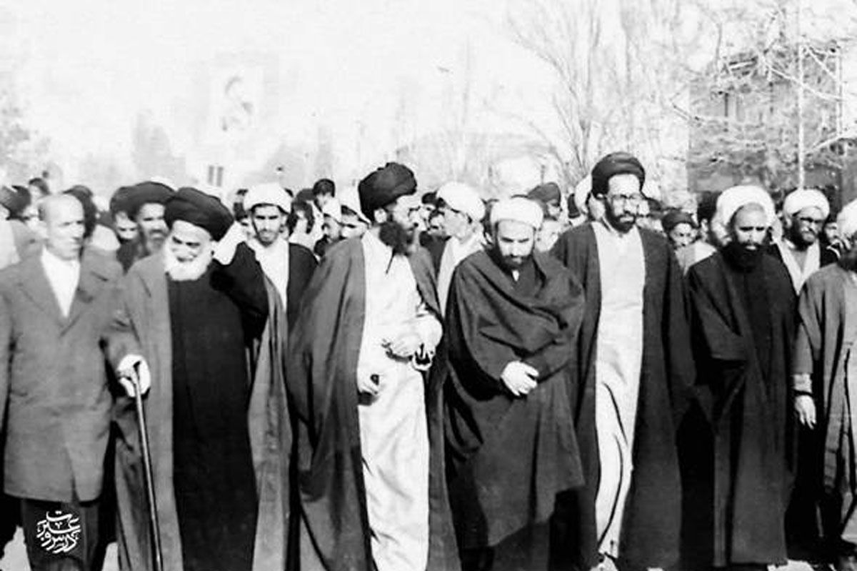 نگاهی به کارنامه مبارزاتی عالم سخنور و مبارزی با منبرهای روشنگر/ مجاهدت‌های شیخ حافظ