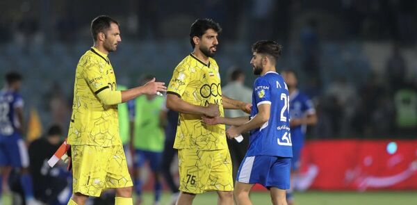 دروازه ناامن استقلال با حبیب فرعباسی و آنتونیو آدان / یک مشت پرعقاب