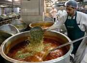 ثبت بیشترین میزان پخت در تاریخ مهمانسرای حضرت رضا(ع) با تولید ۶۰ هزار وعده‌ غذا