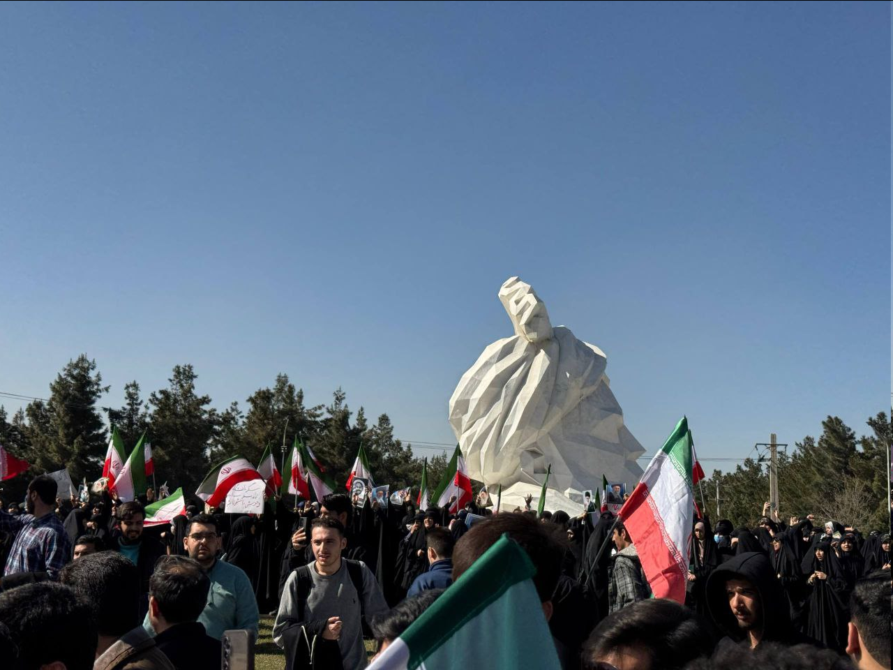 تجمع دانشجویان دانشگاه فردوسی مشهد+تصاویر