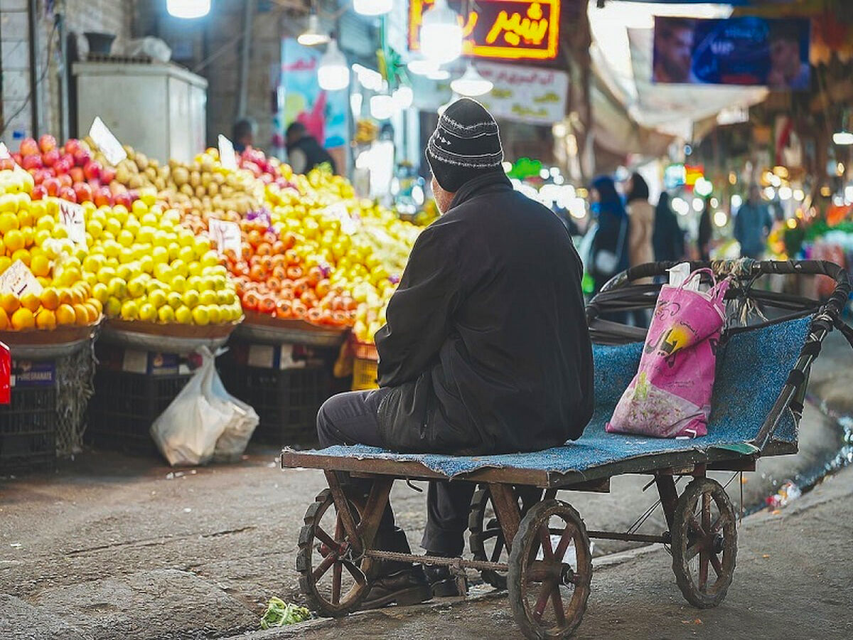 چرا حقوق هزار دلاری رئیس‌جمهور جنجال شد؟ / مشکل اصلی جامعه، پایین بودن درآمد مردم است