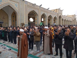 اقامه نماز قضا به جماعت در حرم مطهر رضوی هم‌زمان با ماه مبارک رمضان