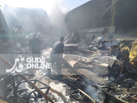 عکس | اولین تصاویر از محل سقوط بالگرد در میدان تره‌بار شهر درچه اصفهان